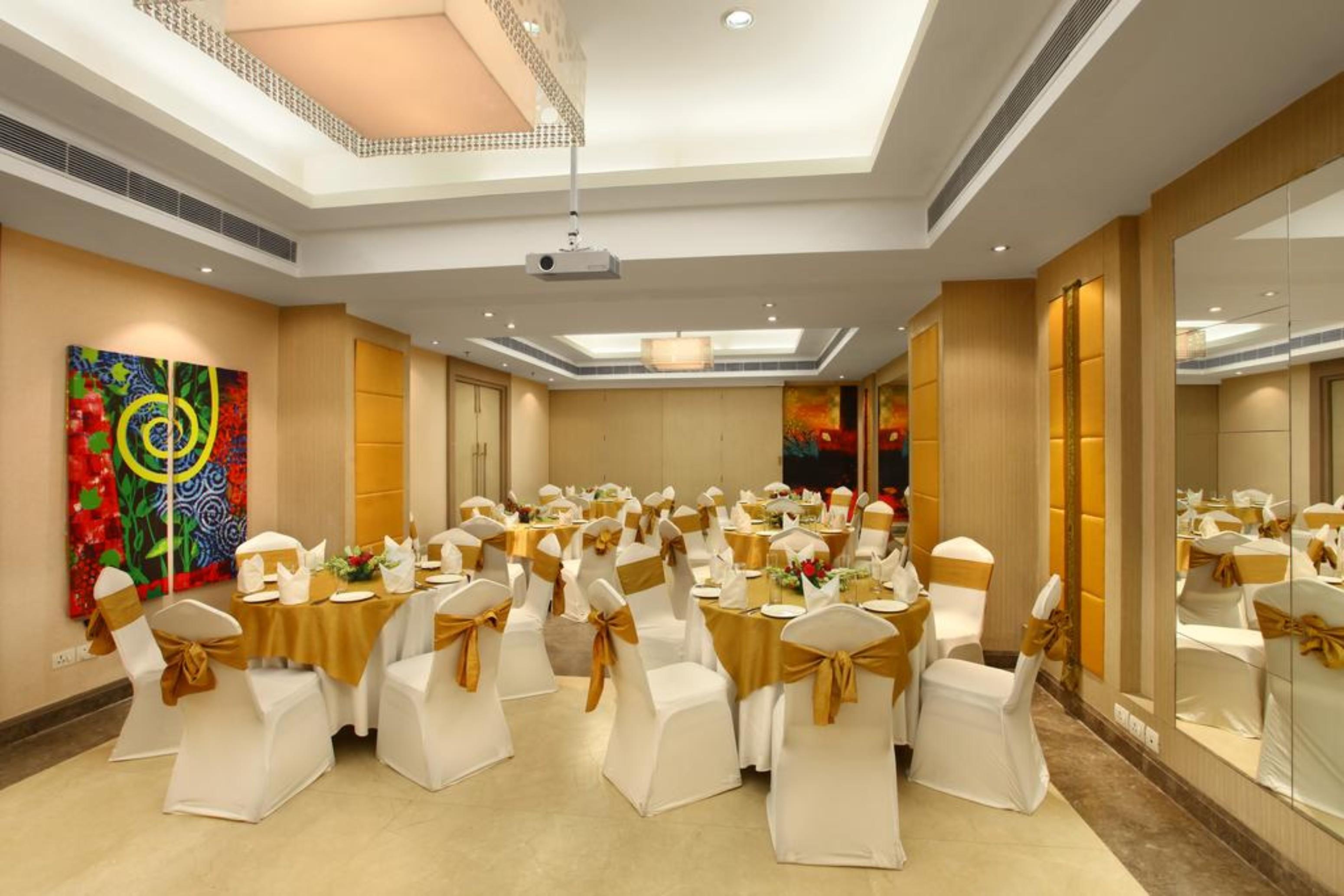 The Ashtan Sarovar Portico New Delhi Eksteriør bilde