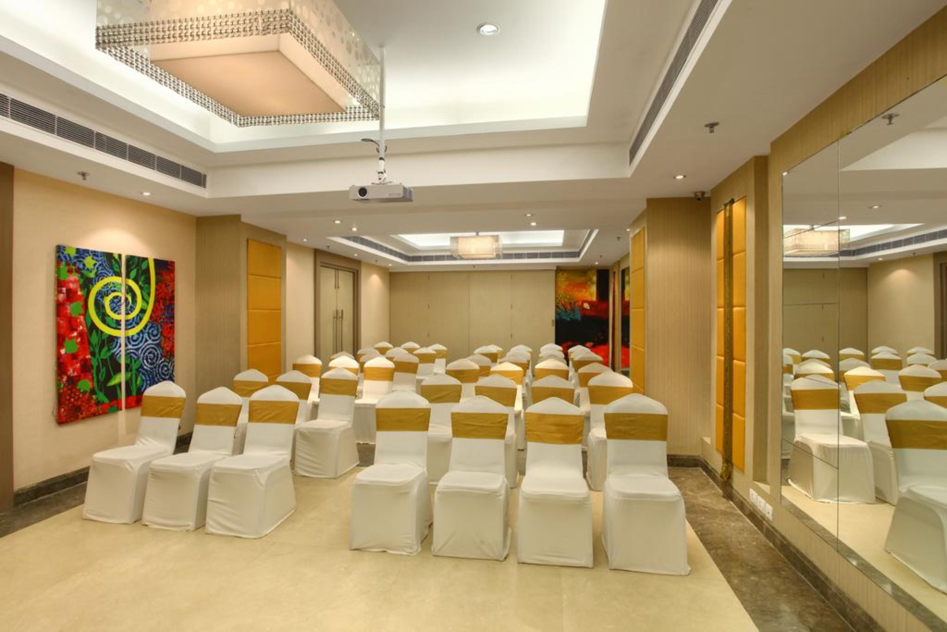 The Ashtan Sarovar Portico New Delhi Eksteriør bilde