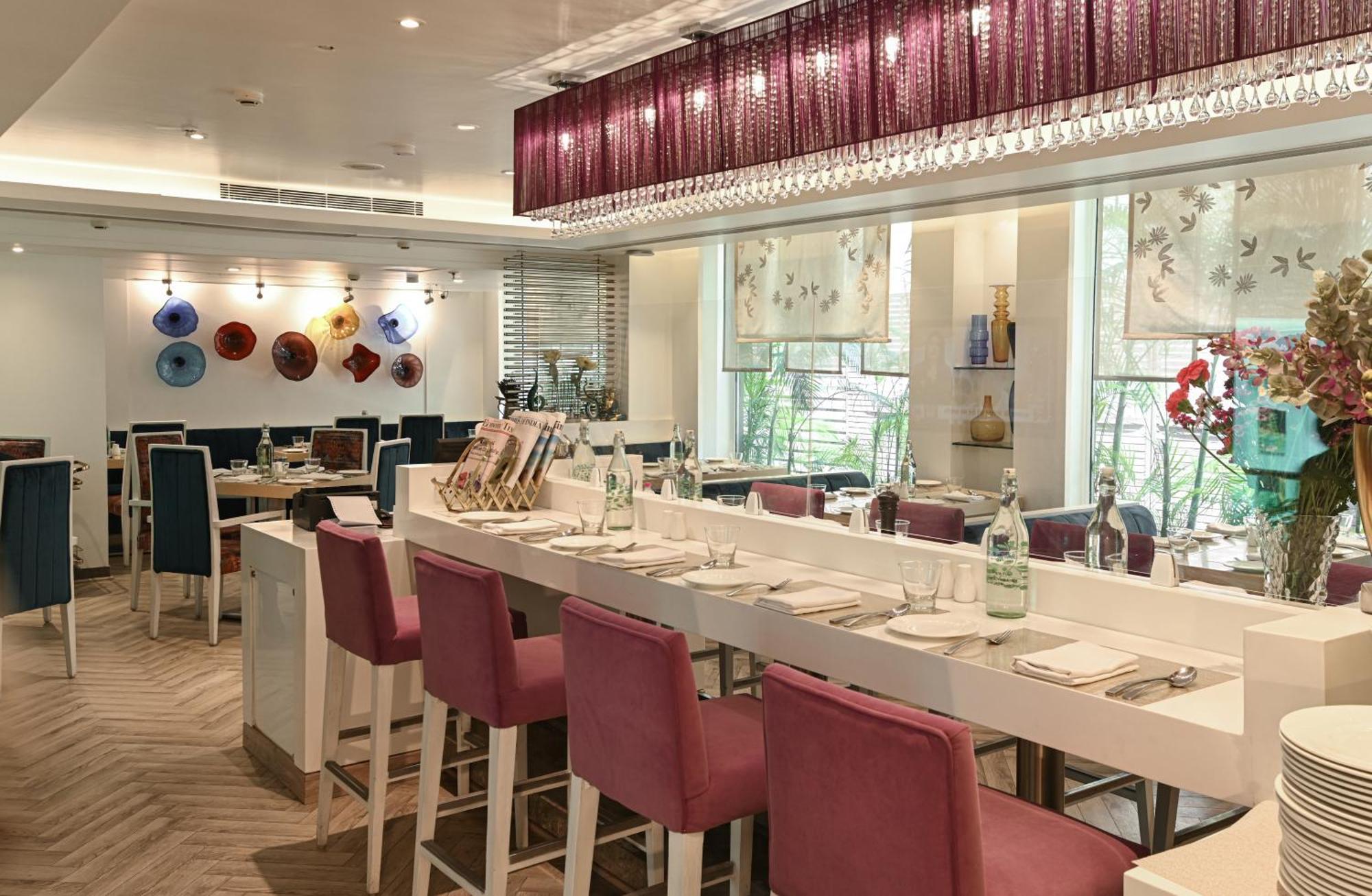 The Ashtan Sarovar Portico New Delhi Eksteriør bilde