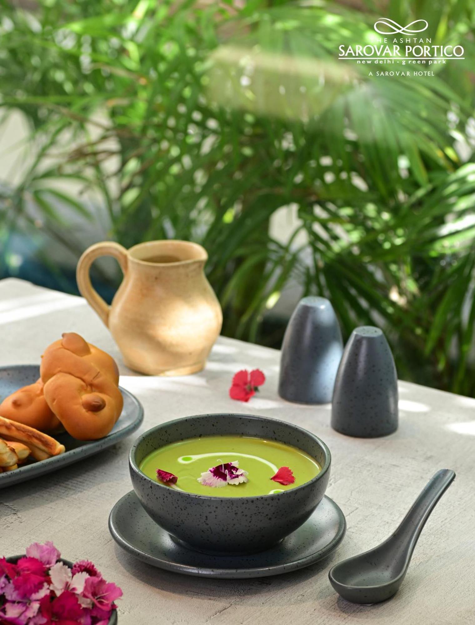 The Ashtan Sarovar Portico New Delhi Eksteriør bilde