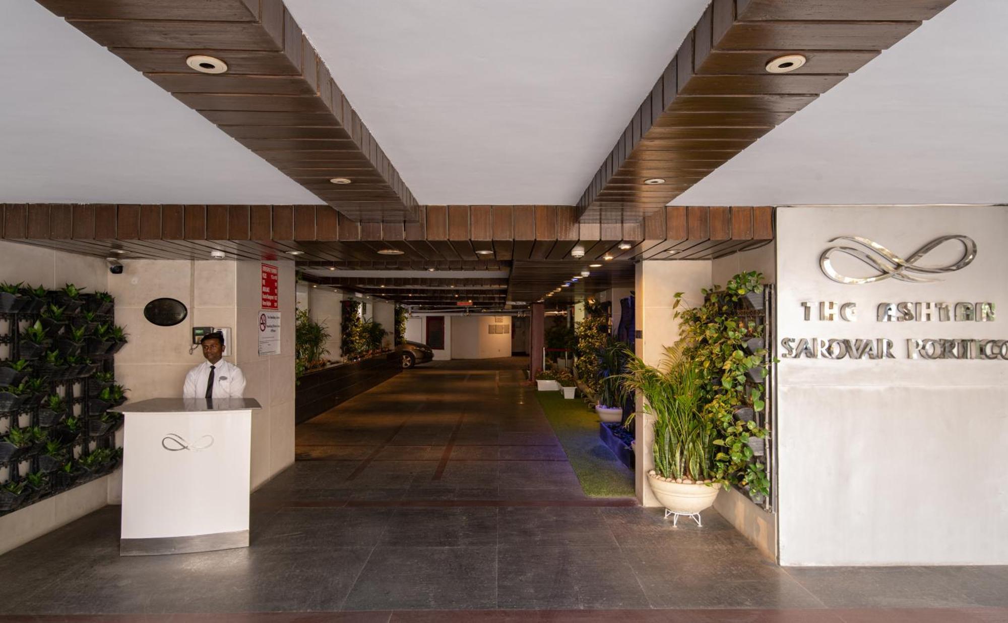 The Ashtan Sarovar Portico New Delhi Eksteriør bilde
