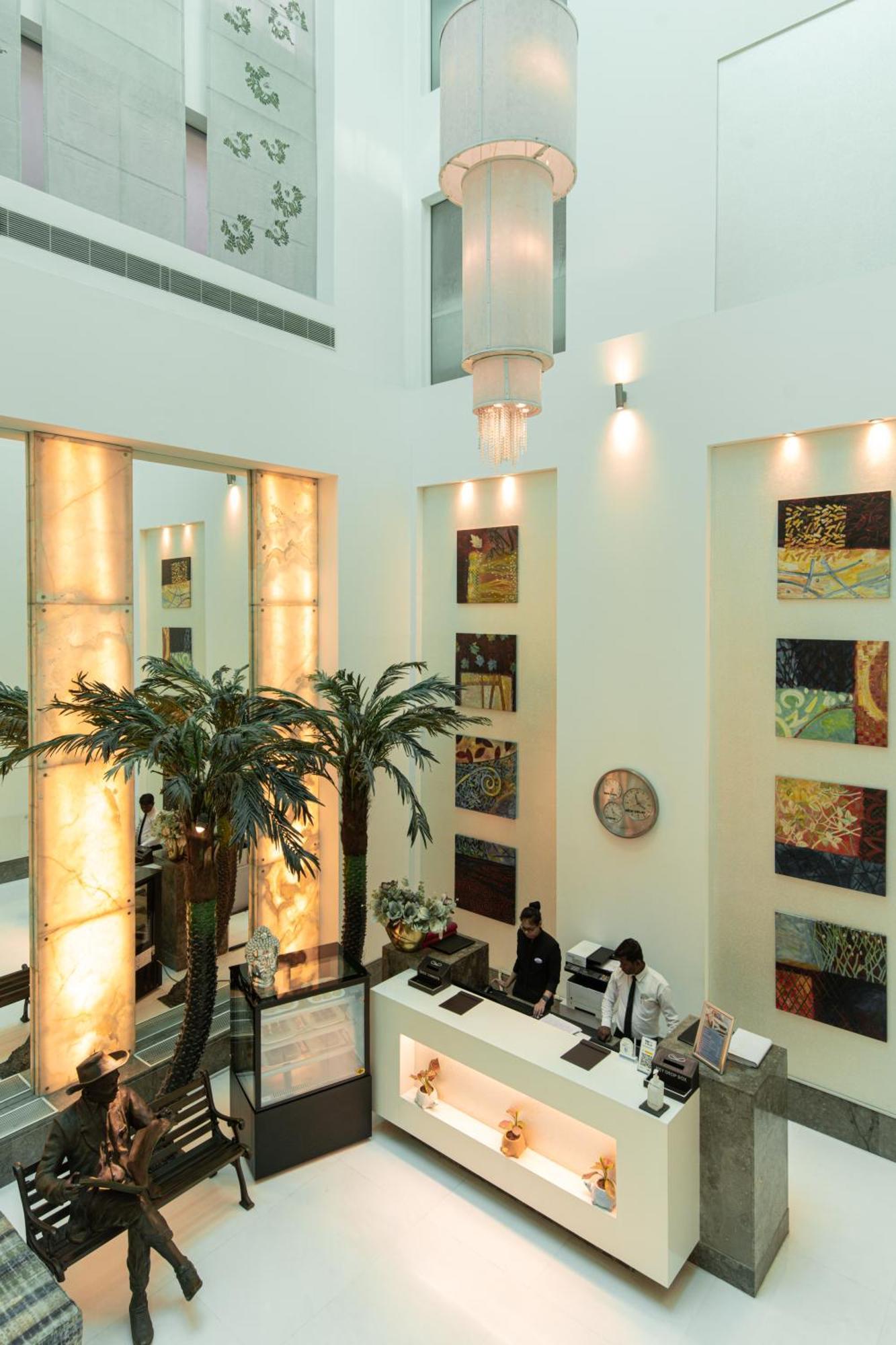 The Ashtan Sarovar Portico New Delhi Eksteriør bilde