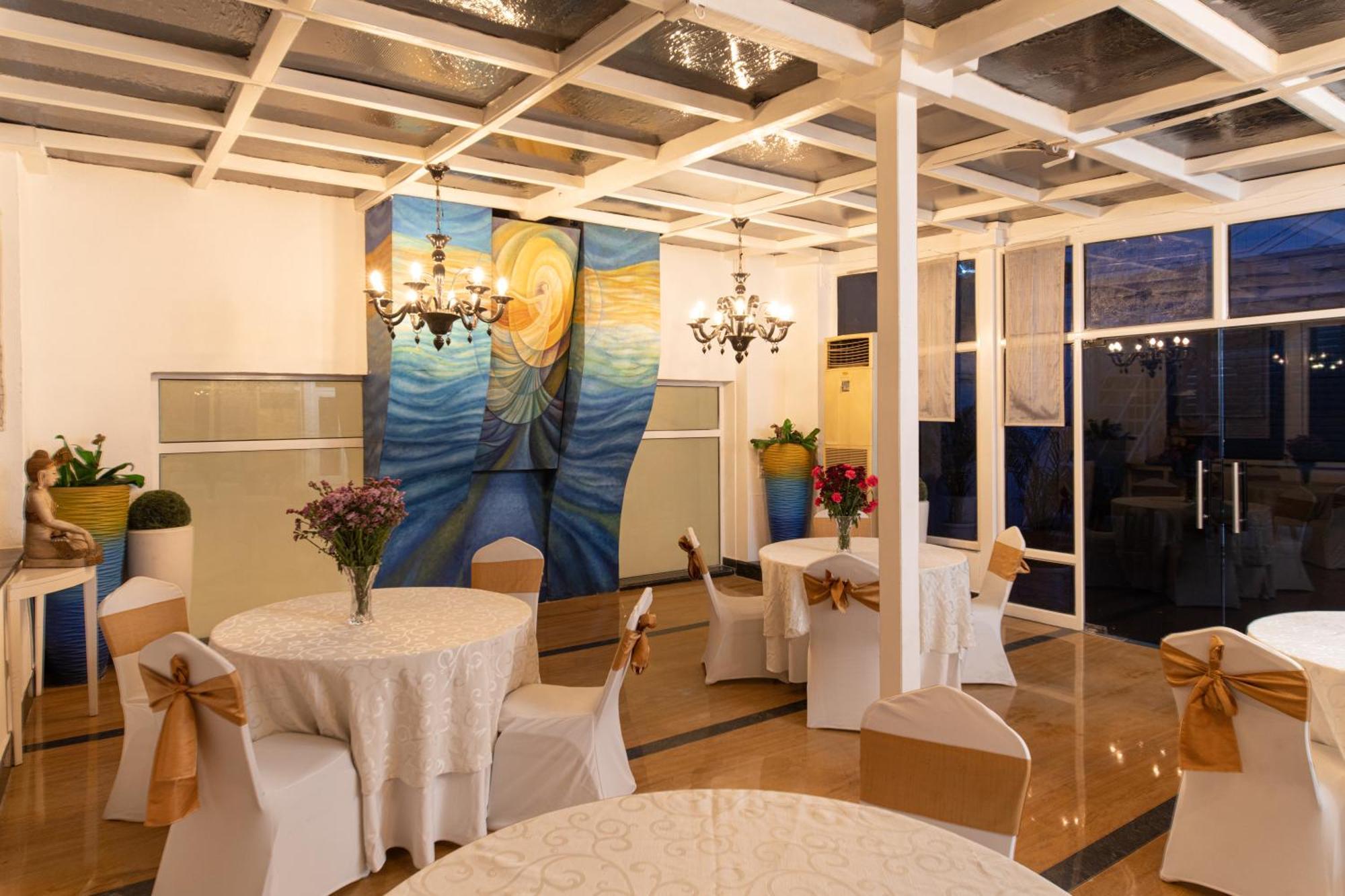 The Ashtan Sarovar Portico New Delhi Eksteriør bilde