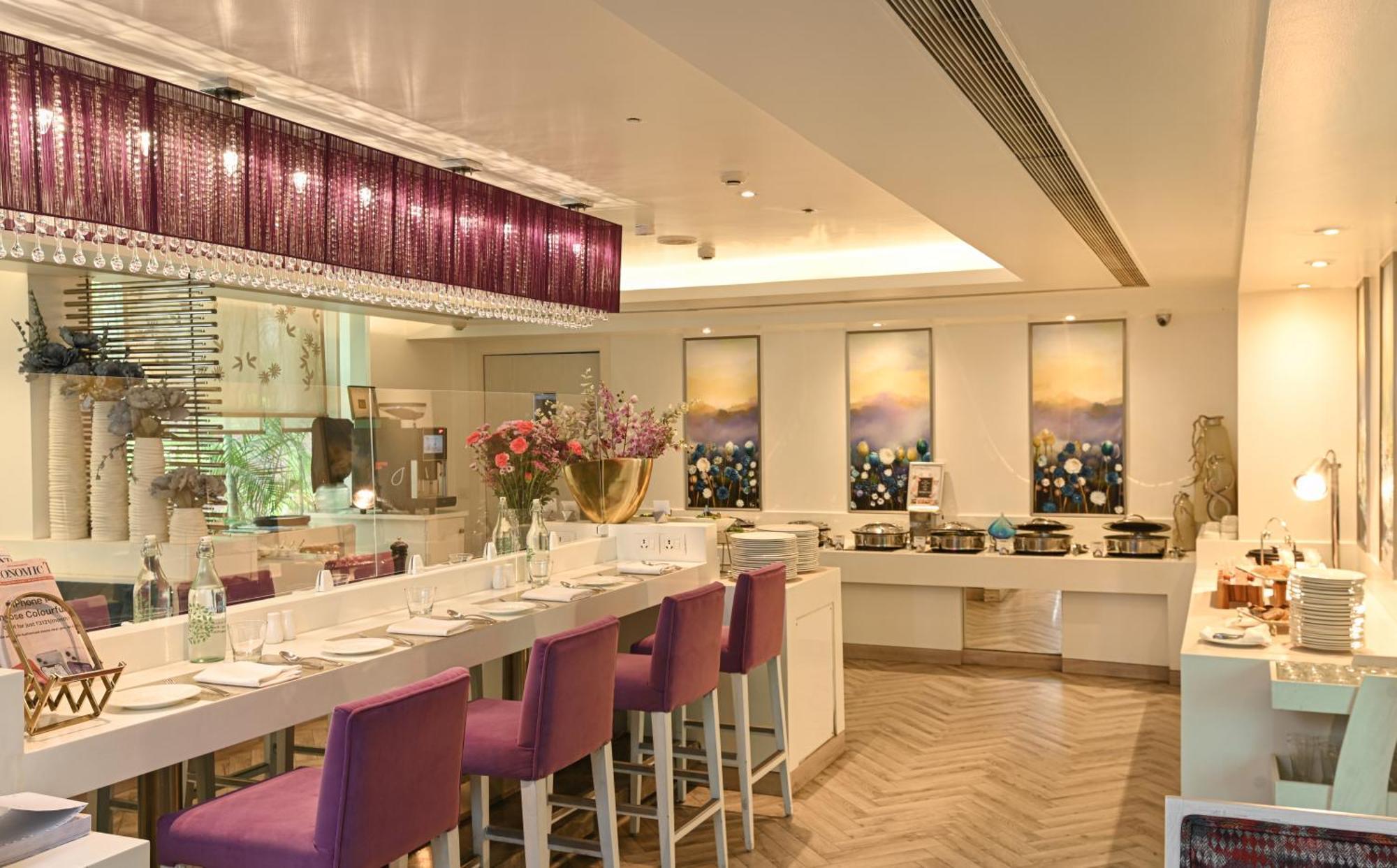 The Ashtan Sarovar Portico New Delhi Eksteriør bilde