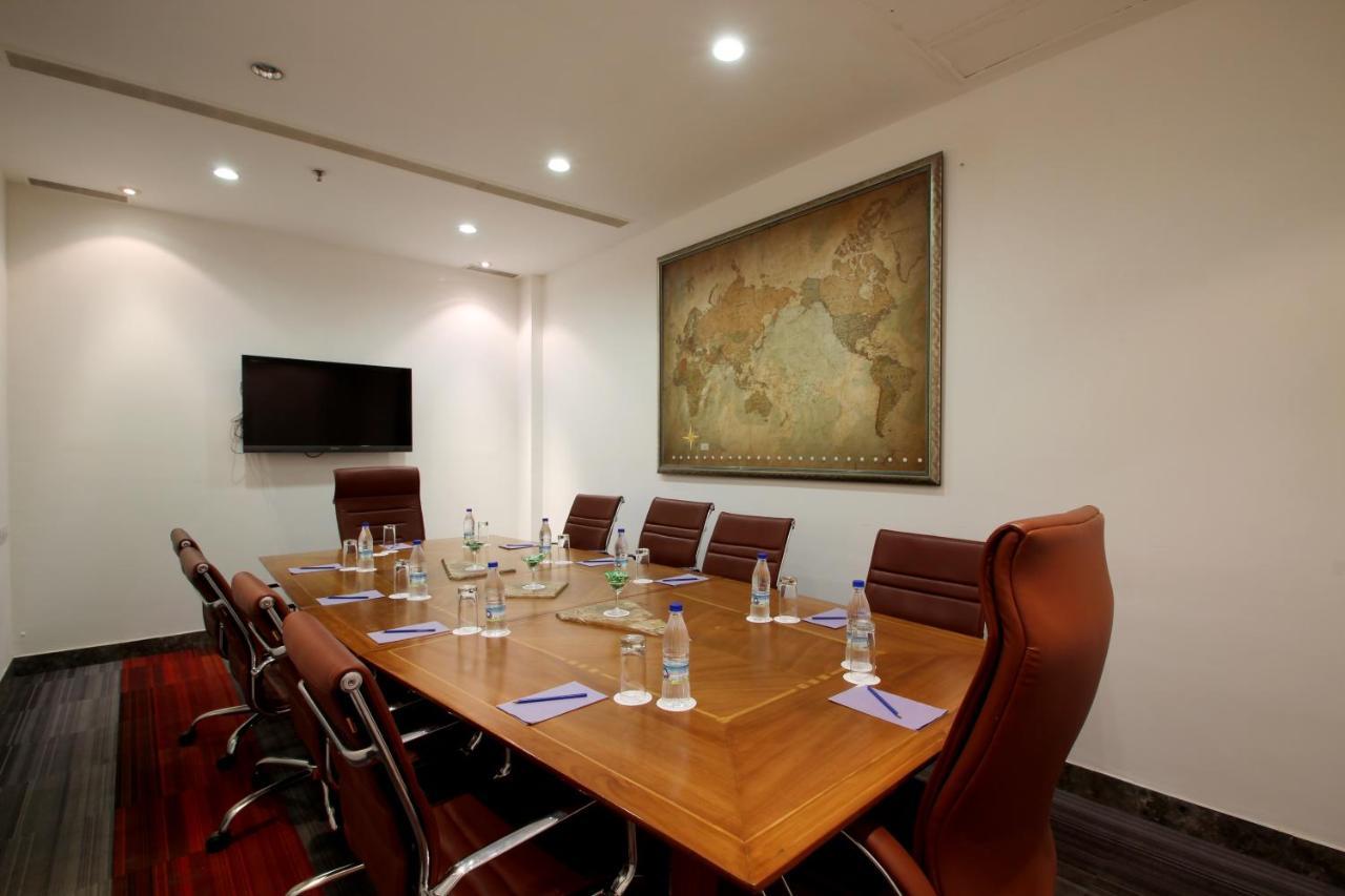 The Ashtan Sarovar Portico New Delhi Eksteriør bilde